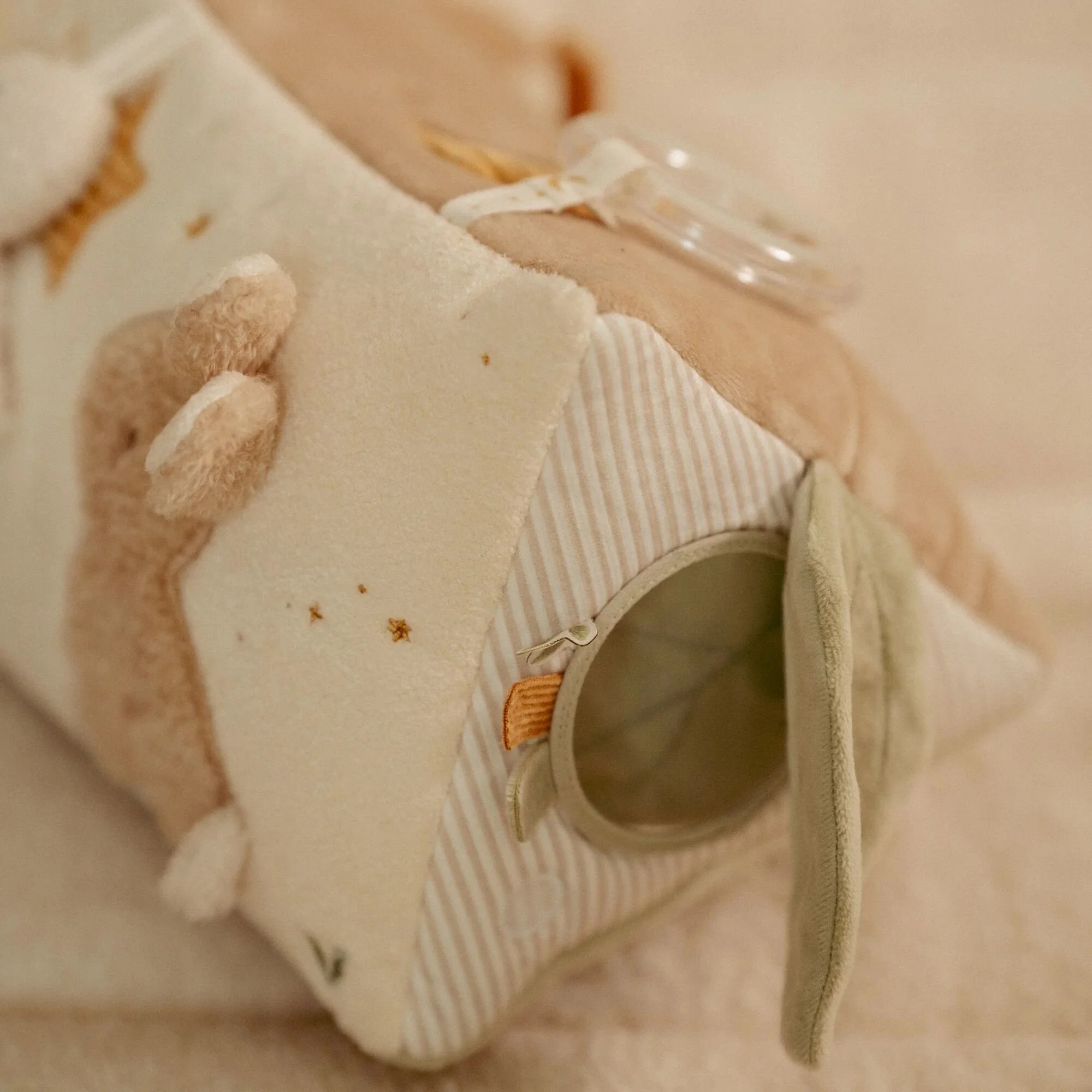 Activiteiten driehoek - Wit - Newborn Naturals - Image 4