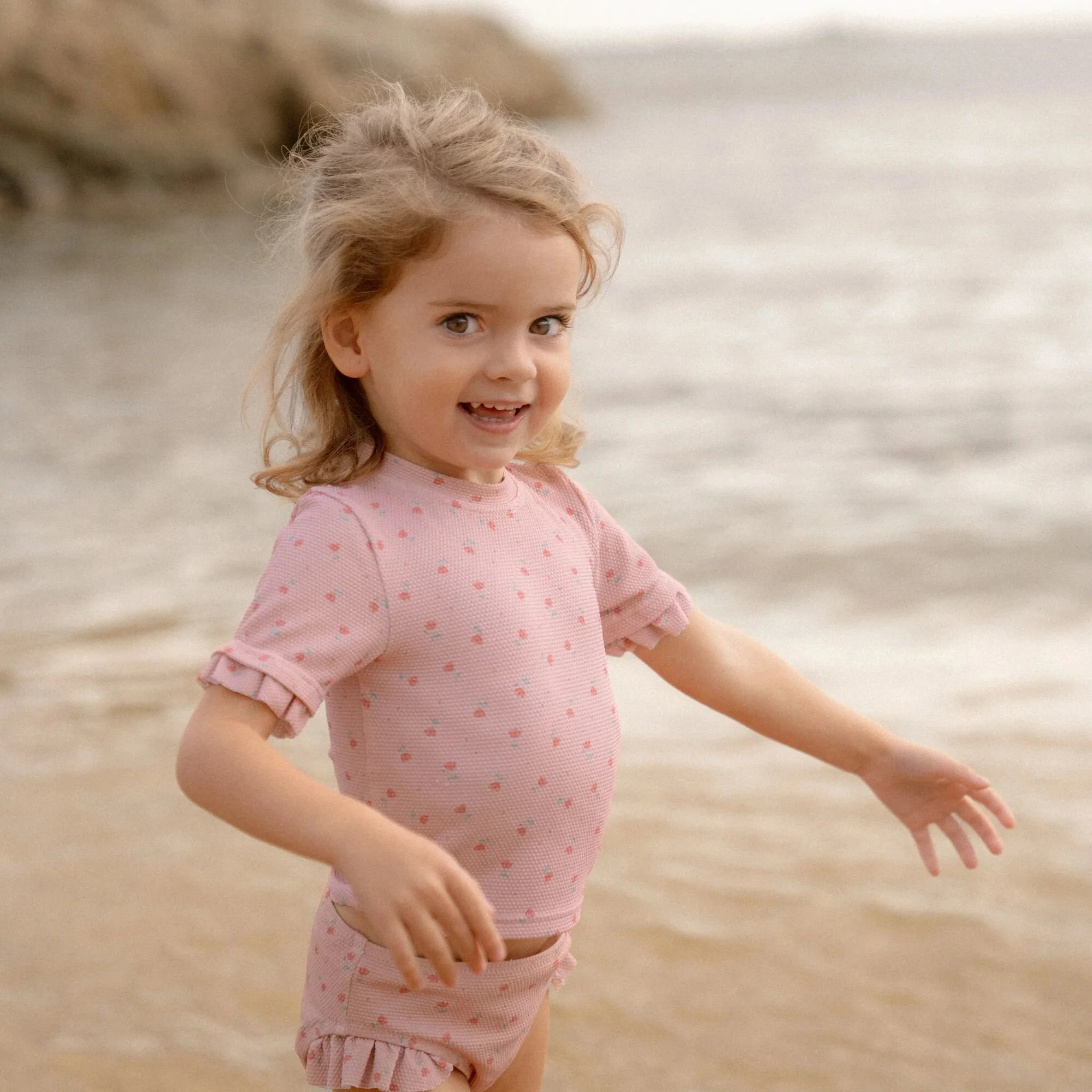 Zwemshirt korte mouw - Lichtroze - Sunny Flowers - Image 10